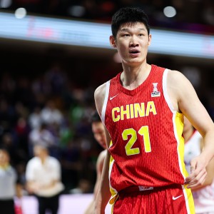 在亚洲杯所有首发球员中，胡金秋登顶投篮命中率＆两分球命中数榜单
