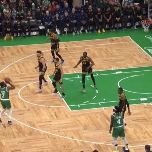 绿军感谢勇士“鬼才”策略！布朗单节5三分回应放空